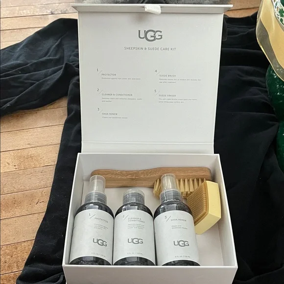 UGG Mini Bailey Bow II and Care Kit - Picture 6 of 9